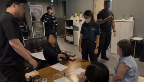 전통시장 파고든 불법 성인 PC방…70대 노인까지 ‘판돈’