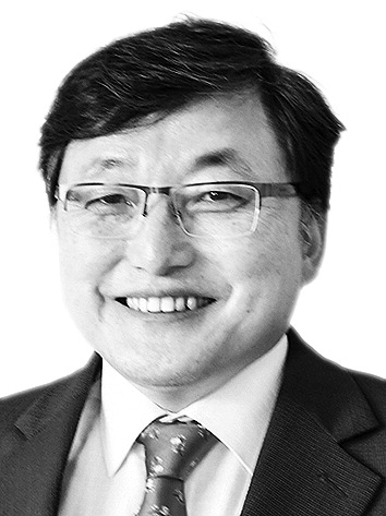 [시간은 거꾸로 간다] AI 시대와 노인 난민