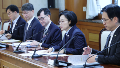 해킹 시도 이어지는데 보안 강화 법안은 10개월째 제자리