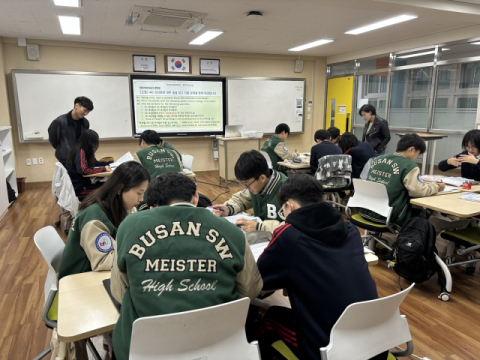 대학 졸업장보다 전문기술… 취업난에 마이스터고 인기