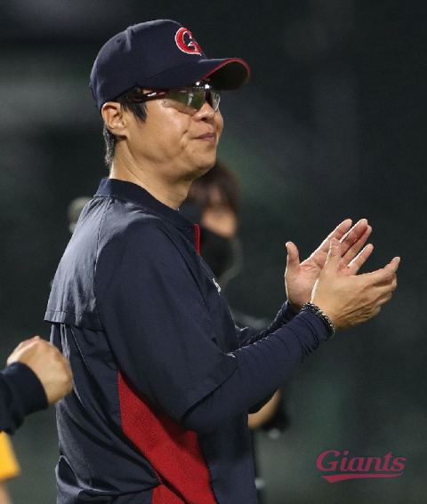 ‘감독님’ 둘이 코치로…롯데 ‘파격 벤치’ 승부수